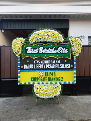 Papan Bunga Duka di Ujungpangkah