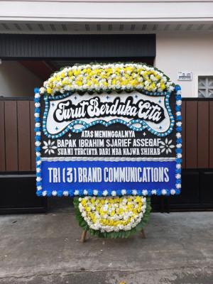 Papan Bunga Duka di Ujungpangkah